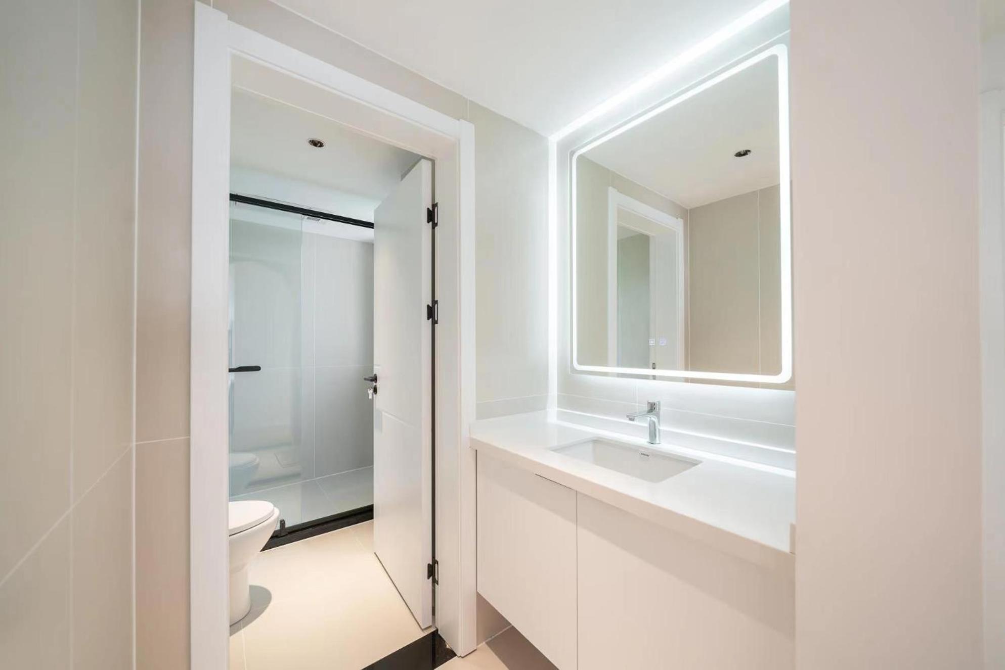 Apartment Eastern Hub - Zhongshan Park Branch Three Bedroom Bright French Windows, Open Kitchen In Downtown Area *